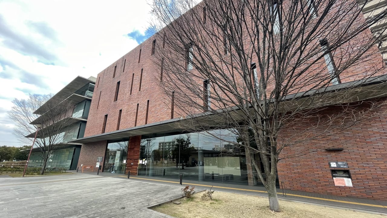 福山市中央図書館