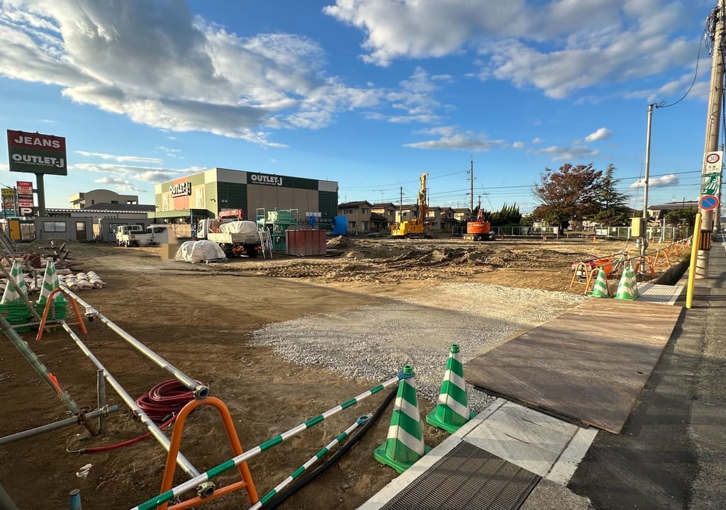 ハローズ新涯店前工事