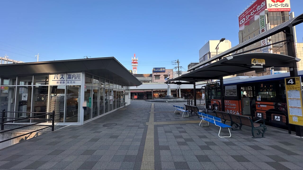 福山駅前バス停喫煙所