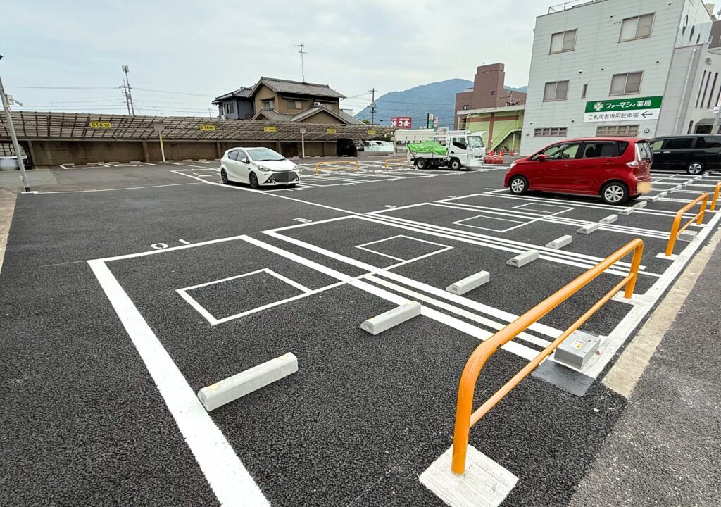 ファーマシィ薬局国立前
