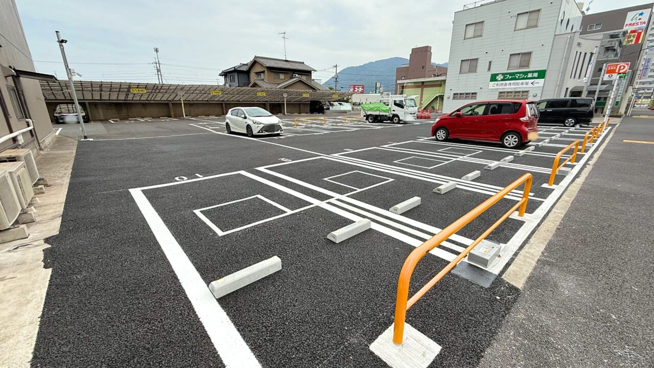 ファーマシィ薬局国立前