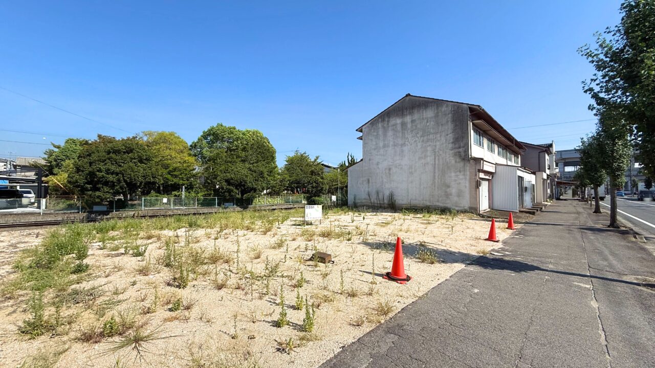 「ファッションクリーニング 中国ドライ 三吉町営業所」跡地が更地になっていました